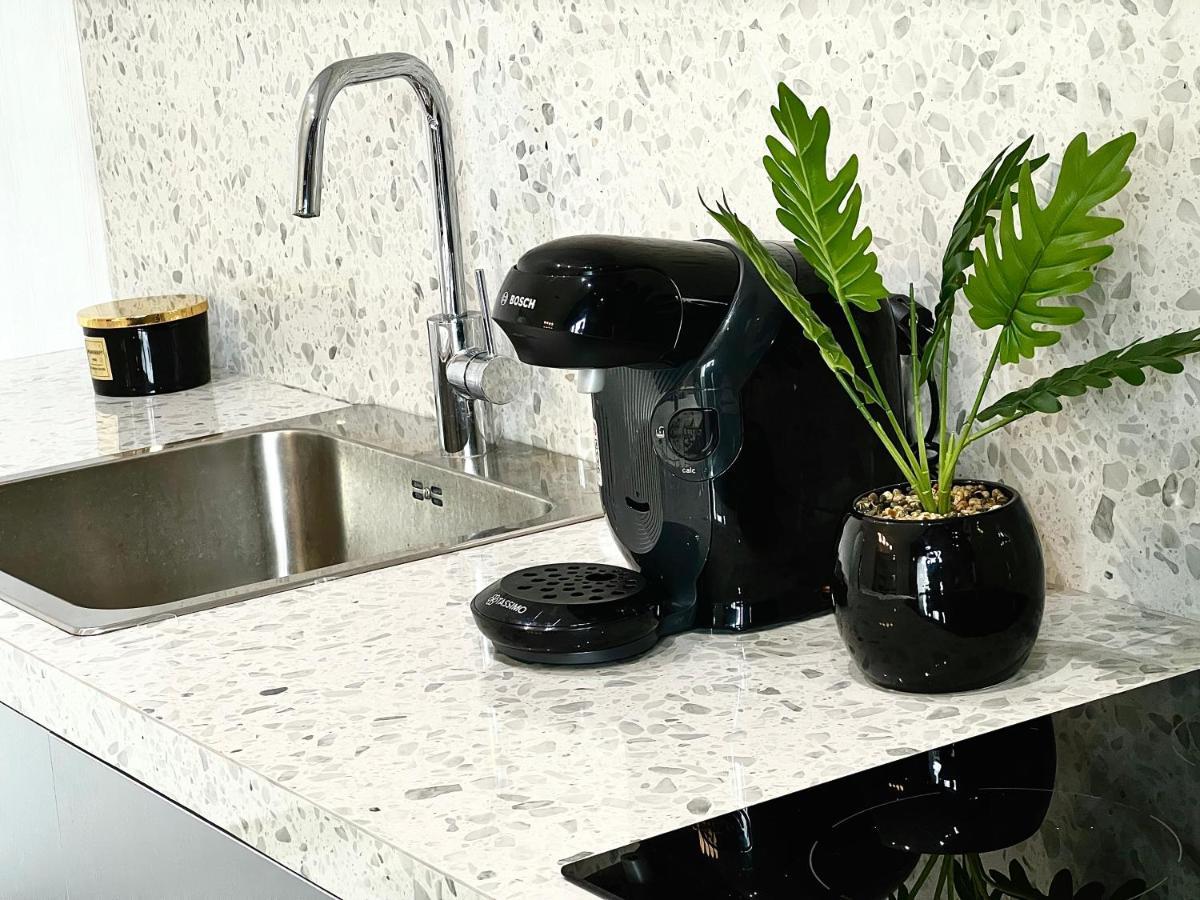 Elegant Two Bedrooms Apartment Bukares Bagian luar foto