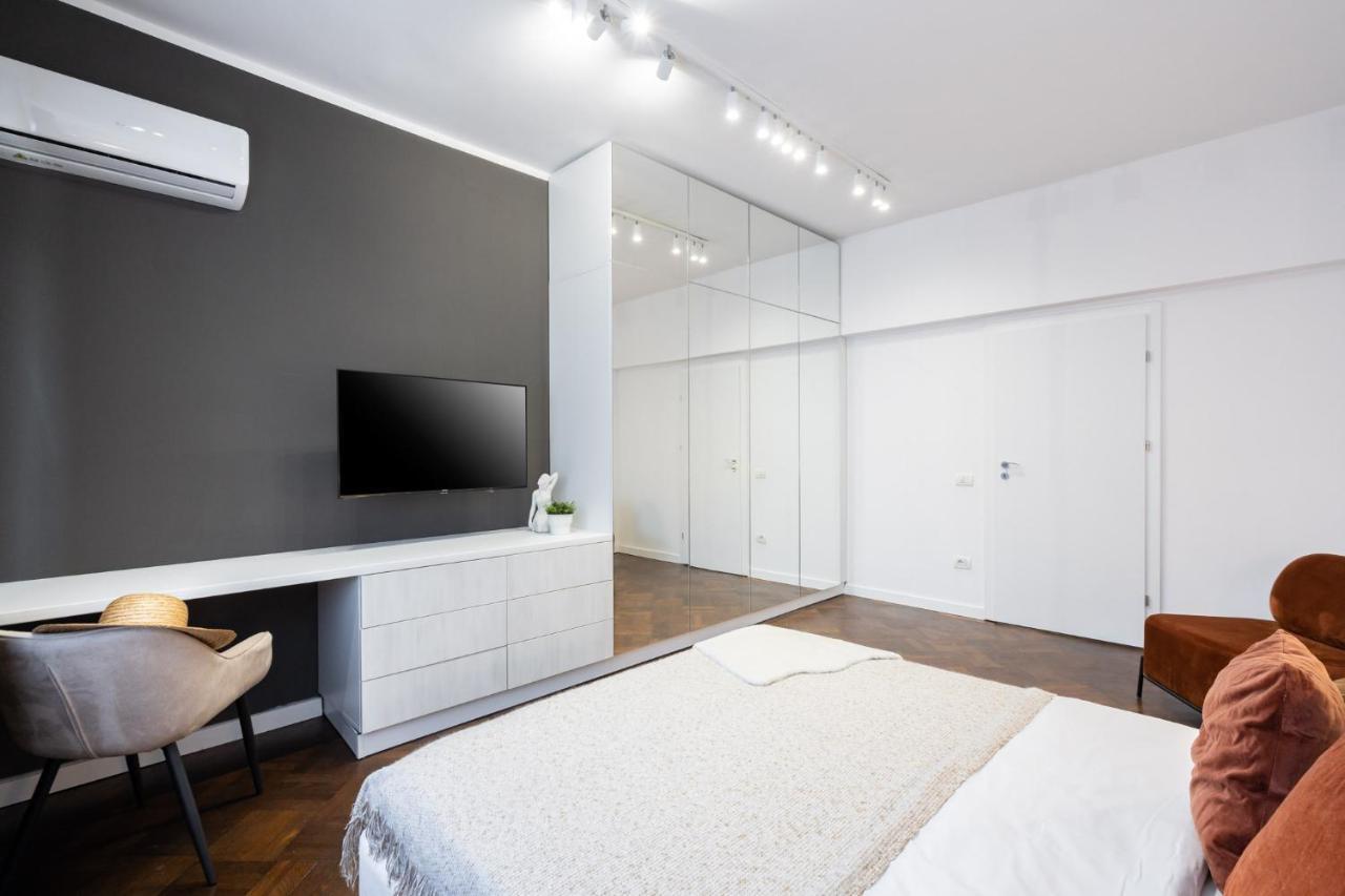 Elegant Two Bedrooms Apartment Bukares Bagian luar foto