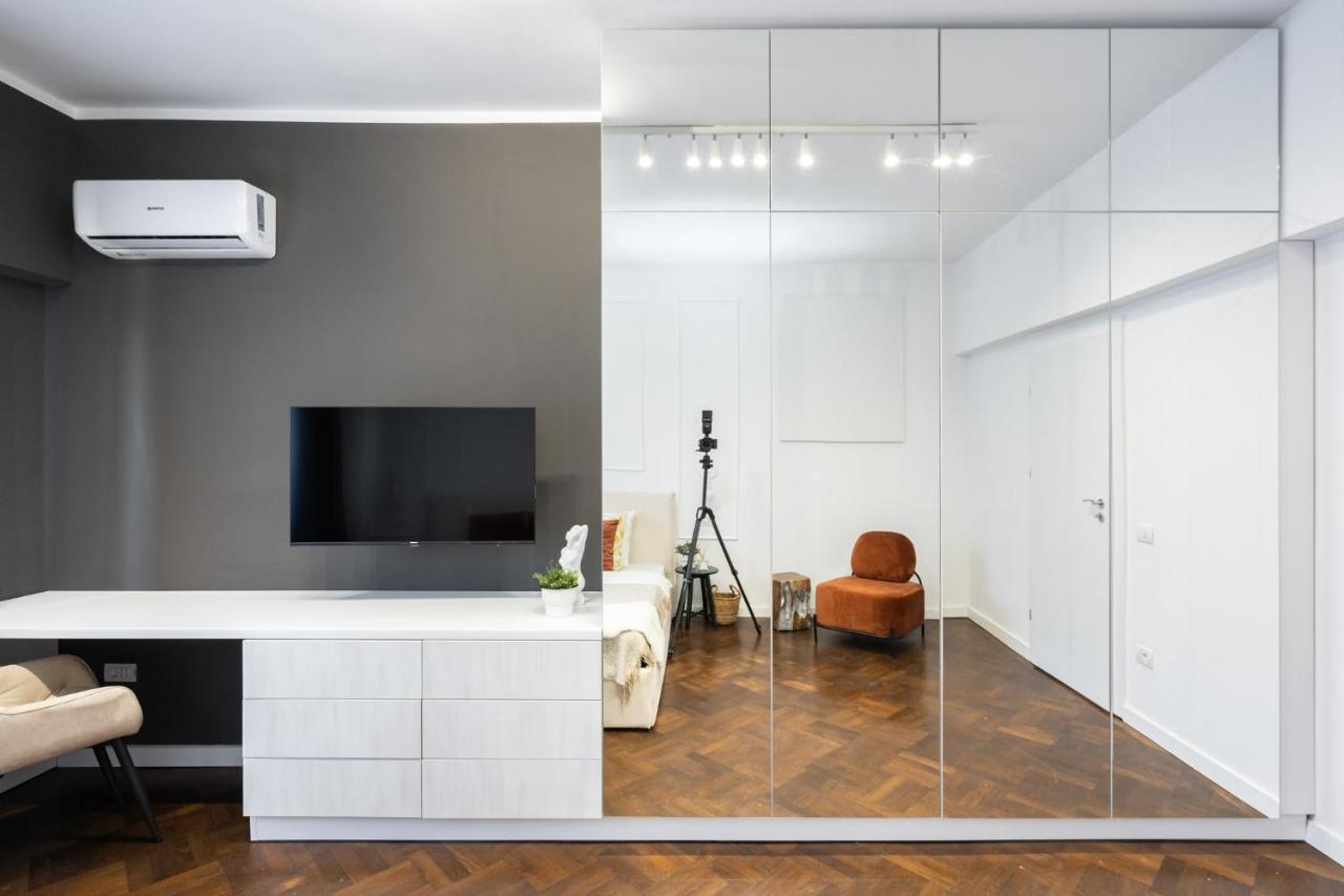 Elegant Two Bedrooms Apartment Bukares Bagian luar foto